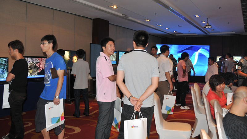 2011��ͬ�Լ���NEC��ʾ��ƷѲչͼ��