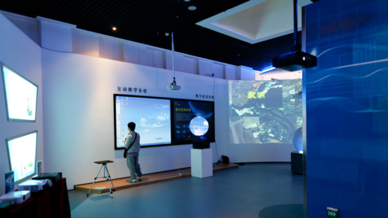 �����׸�TNet������ƴ�Ӳ�ҵ���سɹ���פ�������ˡ�����Ͷ��Ѷ�²�ҵ����ǩԼ��ʽͼ��