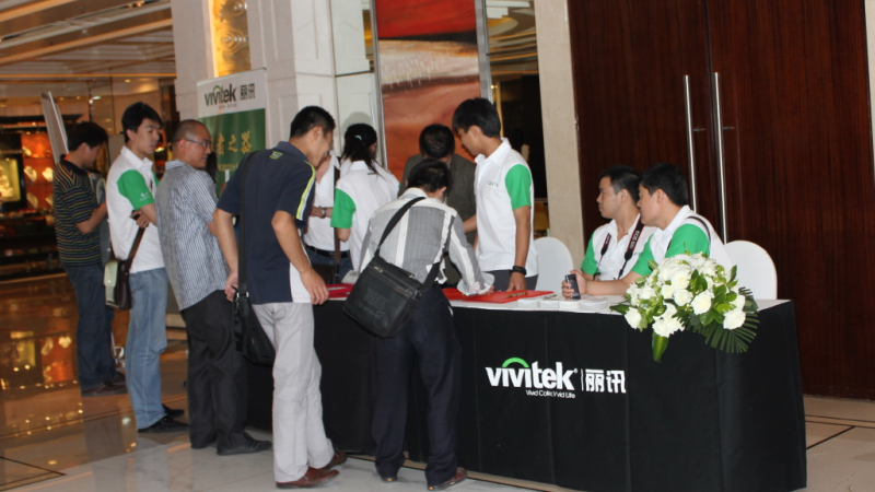 ����ĥһ����������֮������Vivitek��Ѷ2012ȫϵ��Ʒ�������ھ�¡�ؾ���ͼ��