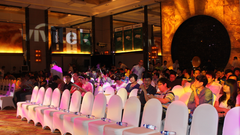 ����ĥһ����������֮������Vivitek��Ѷ2012ȫϵ��Ʒ�������ھ�¡�ؾ���ͼ��