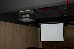 �㶫ͶӰ��������